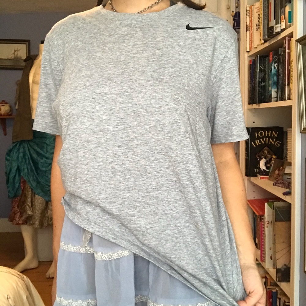 Basic Nike Shirt - image 1